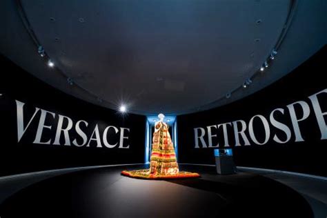 versace expositie|Gianni Versace Retrospective .